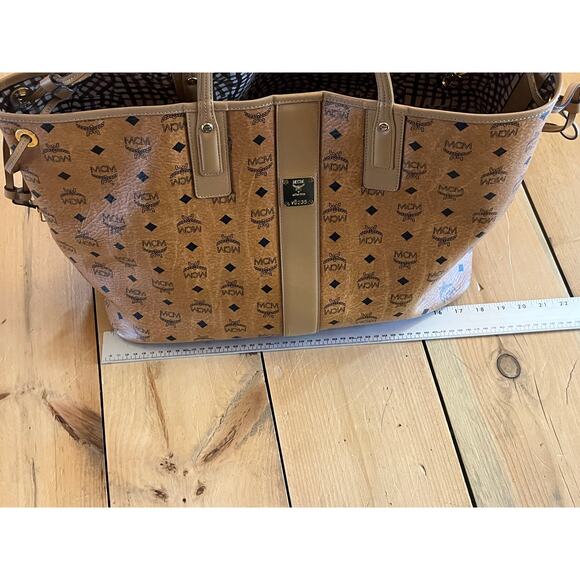MCM Large Reversible Liz Shopping Tote Bag. Cognac Brown. Logo. Leather - Picture 9 of 11